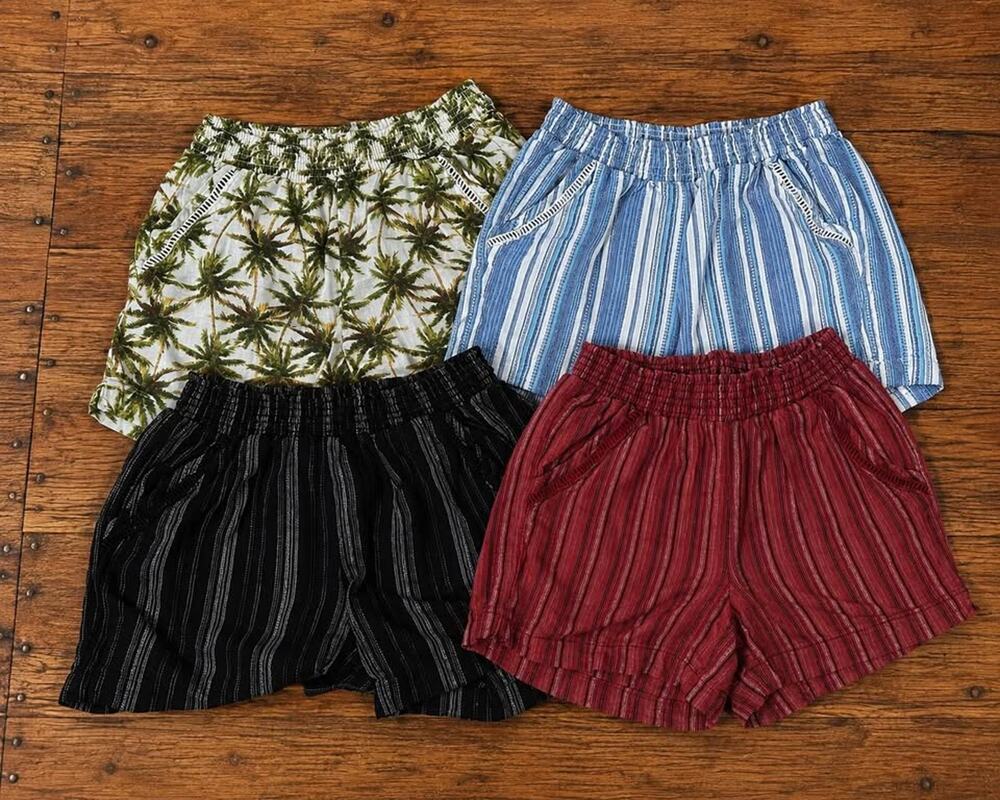 Briggs Women’s Pull-On Shorts Lot of 4 Size Small Striped Tropical